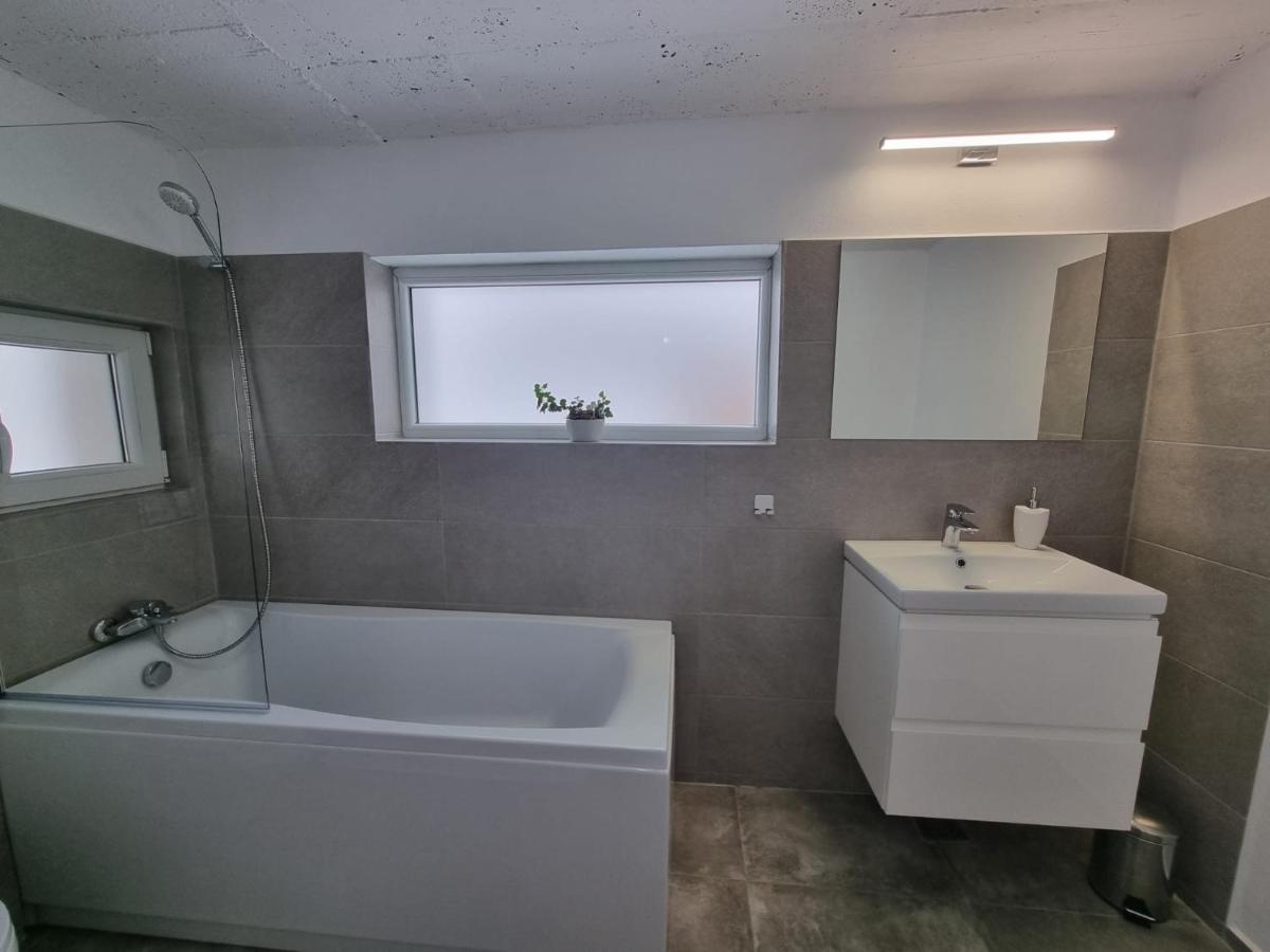The Cozy Bunker Lägenhet Sibiu Exteriör bild